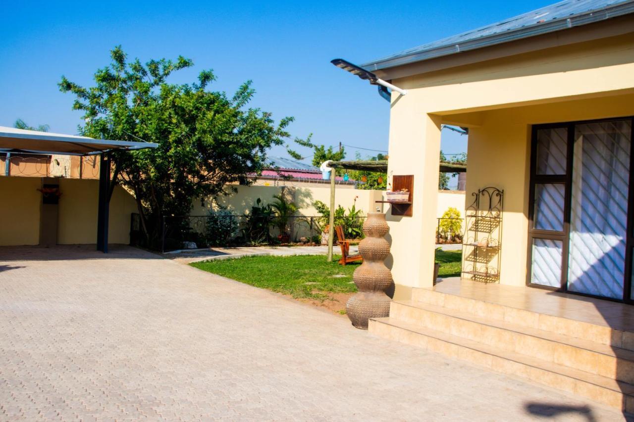 Home@Amalia'S Rundu Exterior photo